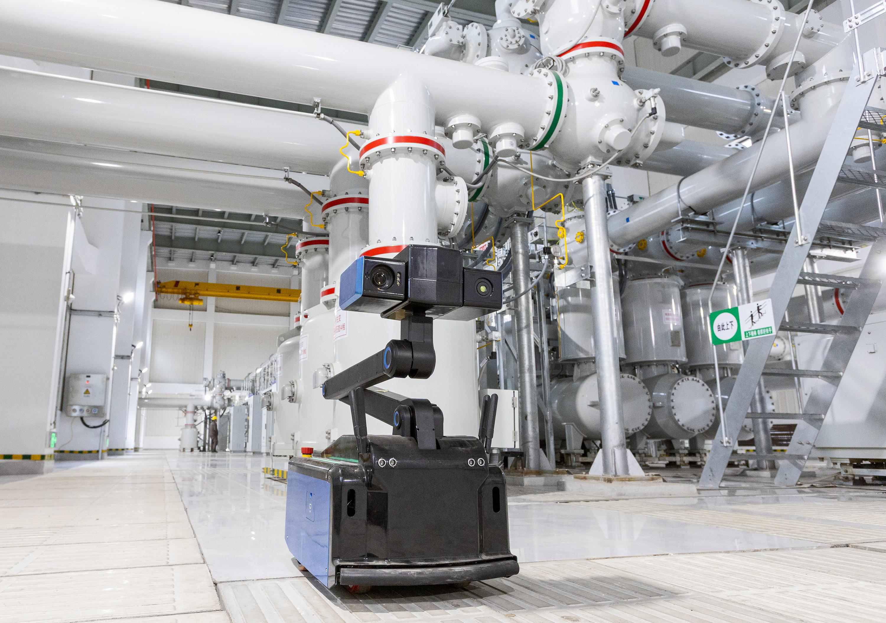 泰坦智能 | 無線充電機(jī)：為生產(chǎn)車間巡檢機(jī)器人注入“永續(xù)動(dòng)力”